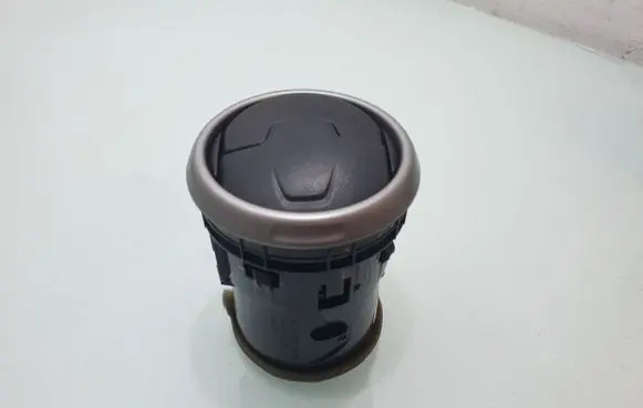 Nissan Qashqai+2 Dashboard side air vent grill/cover trim 68760JD10A