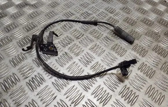BMW 3 E90 E91 ABS brake wheel speed sensor 6762465