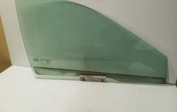 Volvo S40, V40 Front door window glass four-door