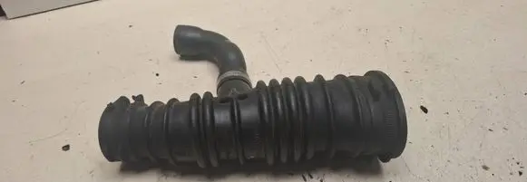 Ford Focus Air intake hose/pipe 3M519A673M