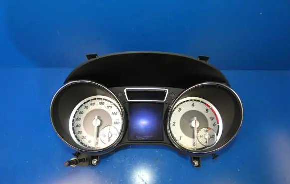 Mercedes-Benz GLA W156 Speedometer (instrument cluster) A1569004902 0263698200 A1179014501