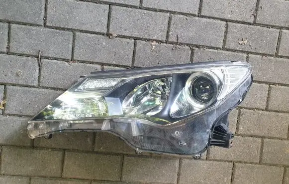 Toyota RAV 4 (XA40) Headlight/headlamp 811854257