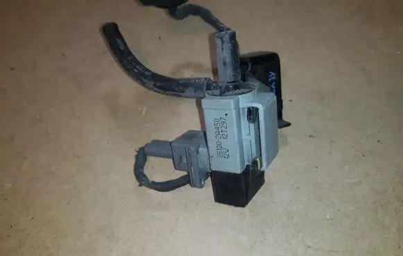 Hyundai Santa Fe Vacuum valve 351202A450