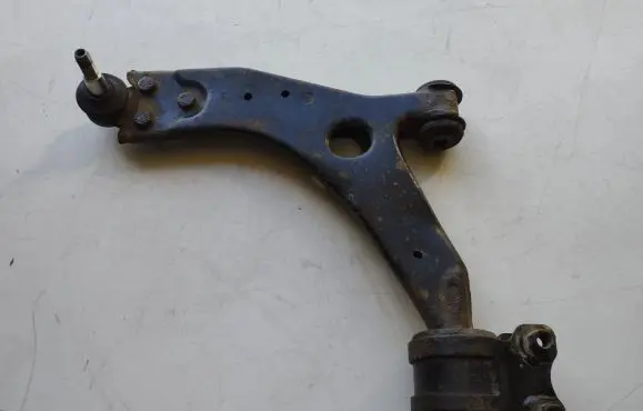 Ford Focus Front lower control arm/wishbone 1430820545