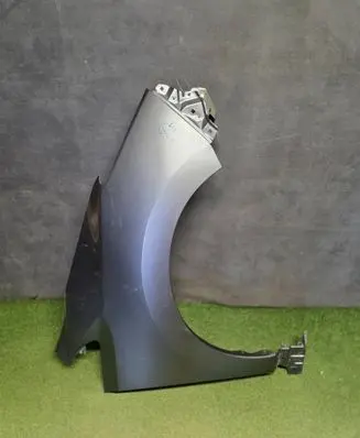 Nissan Leaf II (ZE1) Fender 