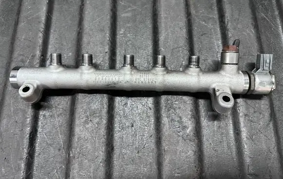 Fuel main line pipe