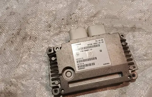 BMW 3 E90 E91 Transfer box differential control unit 7589831