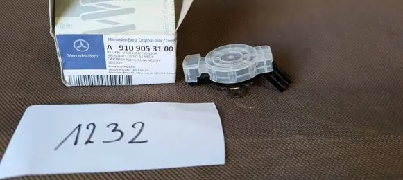Mercedes-Benz Sprinter W907 W910 Rain sensor A9109053100