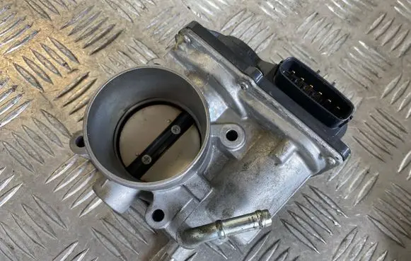 Subaru Impreza IV Throttle valve 16112AA390 E2311 6P211701