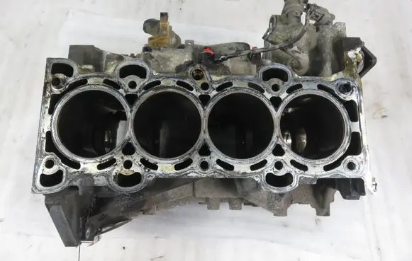 Mazda 3 I Engine block L3V