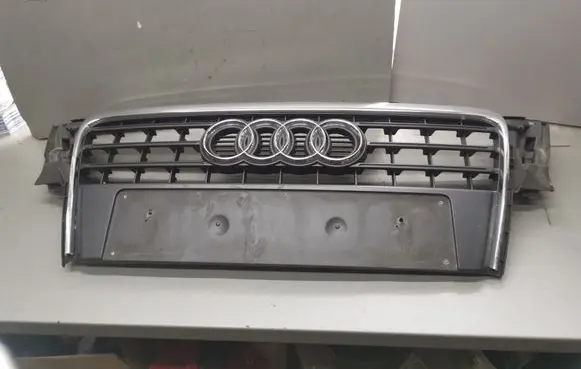 Audi A4 S4 B8 8K Front bumper upper radiator grill 8K0853651