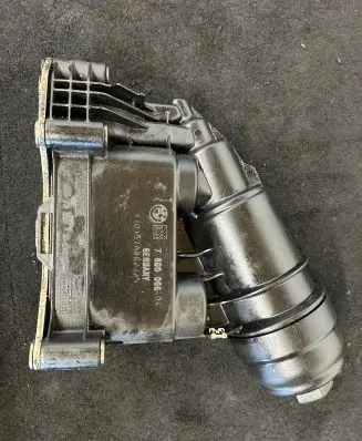 BMW X6 E71 Oil filter mounting bracket 7800066 10157A082325
