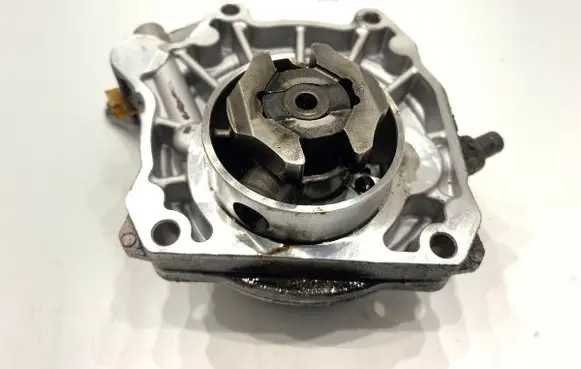 Opel Vectra C Vacuum pump 55188660