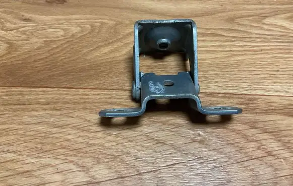 Alfa Romeo 147 Tailgate/trunk/boot hinge 