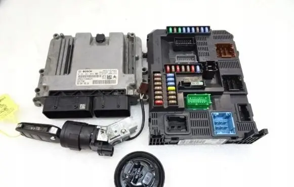 Citroen C4 Cactus Engine ECU kit and lock set 9809478580