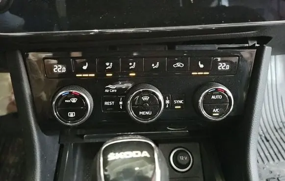 Skoda Superb B8 (3V) Climate control/heater control trim 3V0907044FC IMPRK1548959