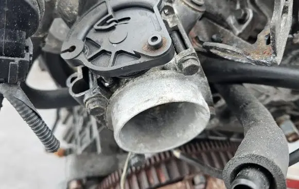 Volvo S40, V40 Throttle valve