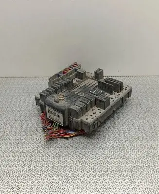 Volvo V70 Fuse module 8622520 0086164 9401802