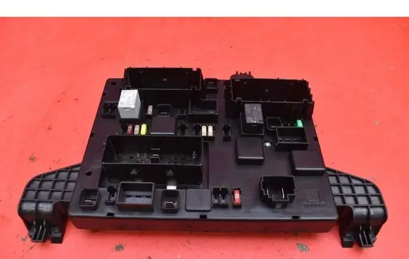 Opel Astra J Fuse box set 13343950