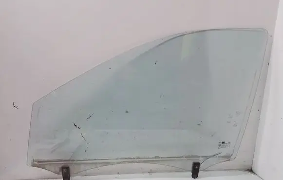 KIA Sorento Front door window glass four-door