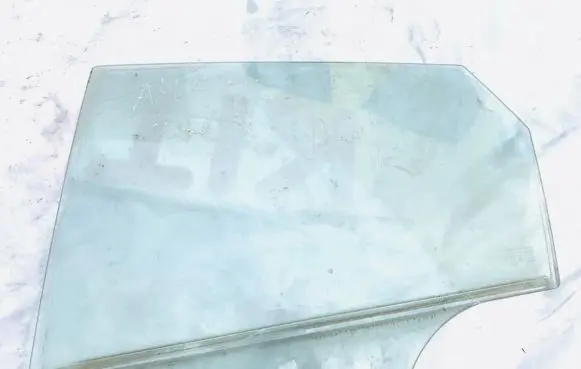 Mazda 3 I Rear door window glass