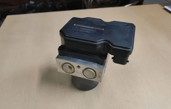 KIA Rio ABS Pump 589201W500