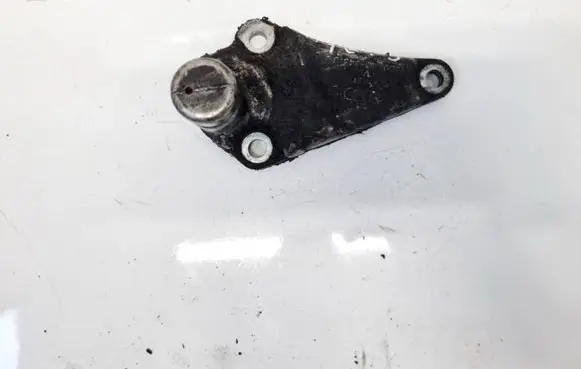 Audi A6 S6 C5 4B Engine mounting bracket 8D0199343J