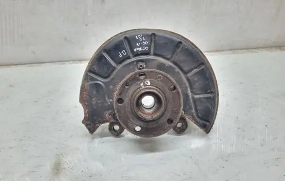 Skoda Octavia Mk2 (1Z) Front wheel hub spindle knuckle