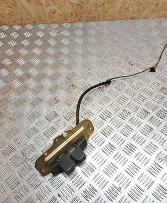 Loading door lock