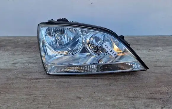 KIA Sorento Headlight/headlamp 92102-3E0