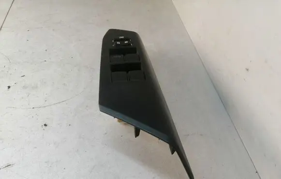 Toyota RAV 4 (XA40) Electric window control switch 7423242180