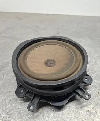 Audi A3 S3 8P Front door speaker 8P0035411
