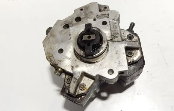 Volvo S80 Fuel injection high pressure pump 8689590 0445010043 1120