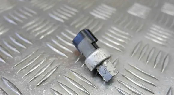Mitsubishi Outlander Air conditioning (A/C) pressure sensor B426CZ9 42CP15
