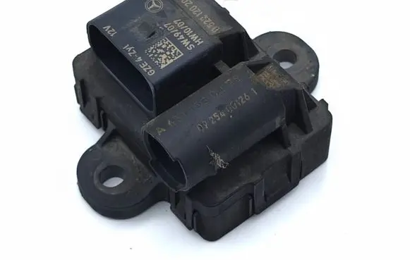 Mercedes-Benz GLK (X204) Glow plug pre-heat relay A6511530279 09254001261