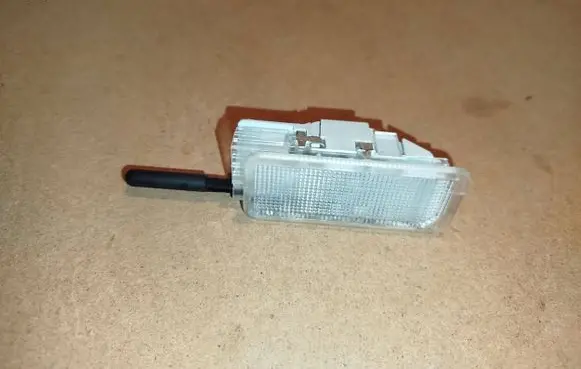 Peugeot 407 Glove box light 