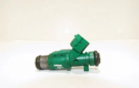 Peugeot 207 Fuel injector 01F02331471