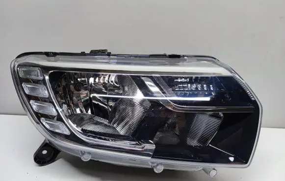 Renault Sandero II Headlight/headlamp 260100697R