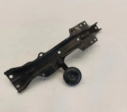 Radiator support slam panel bracket