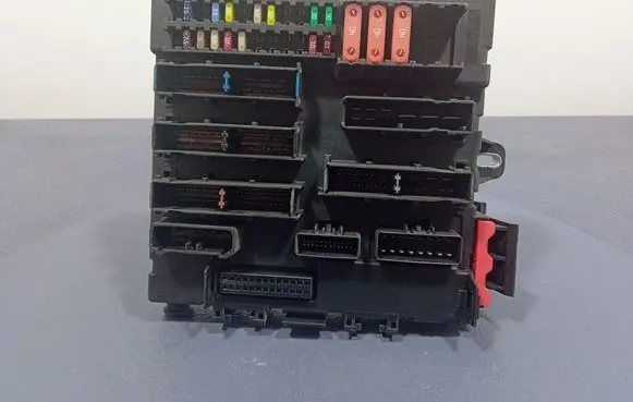 Opel Vectra C Fuse box set 13189923