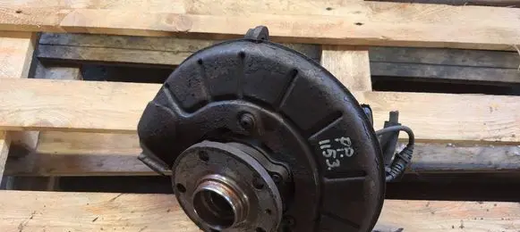 Volkswagen Touran I Front wheel hub 