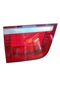 Tailgate rear/tail lights