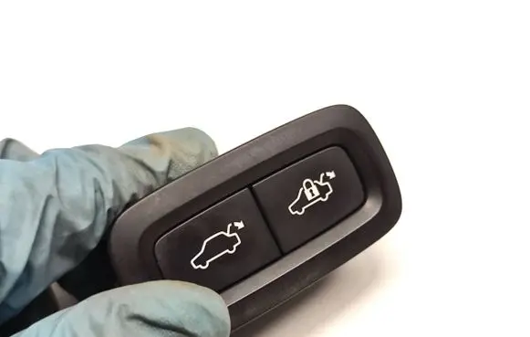 Volvo XC90 Tailgate/boot open switch button 31376890