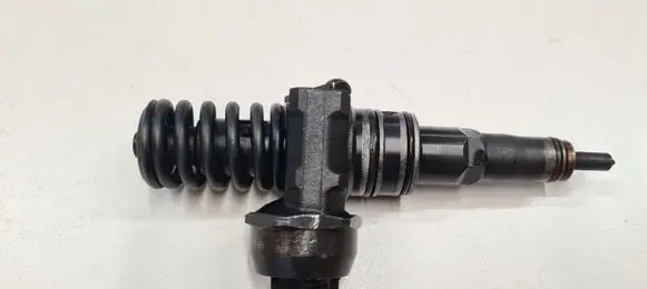 Skoda Fabia Mk1 (6Y) Fuel injector 038130073AG 0414720215 PDB016