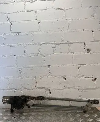 Ford Focus Front wiper linkage and motor 3397020776