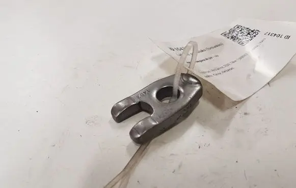 Renault Megane III Fuel Injector clamp holder 1407