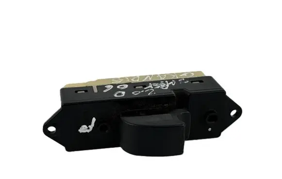 Mitsubishi Grandis Electric window control switch 8608A024 515143