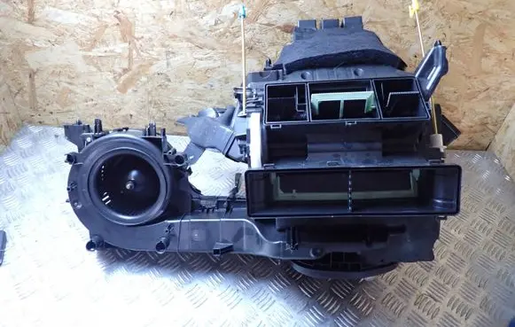 Skoda Fabia Mk4 (6VA) Interior heater climate box assembly 