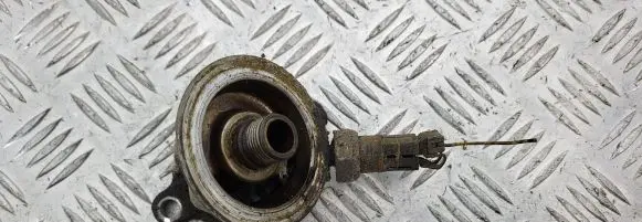 Nissan Terrano Oil filter mounting bracket