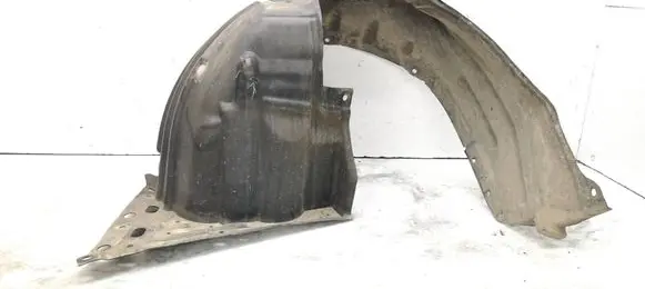 Front wheel arch liner splash guards